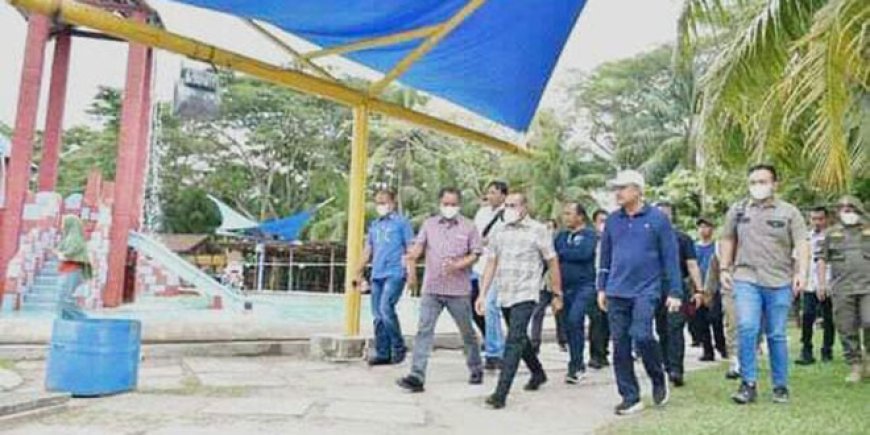 Gubernur Ingin Makan di Pinggir Pantai Mengenang Masa Muda