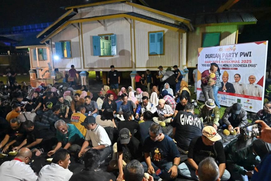 Ratusan Peserta dan Masyarakat Setempat tumpah Ruah ikuti Acara Durian Party PWI